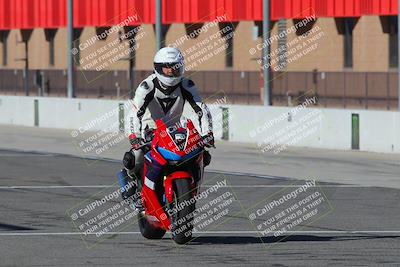 media/Nov-26-2022-Fastrack Riders (Sat) [[b001e85eef]]/Level 1/Session 1 Front Straight/